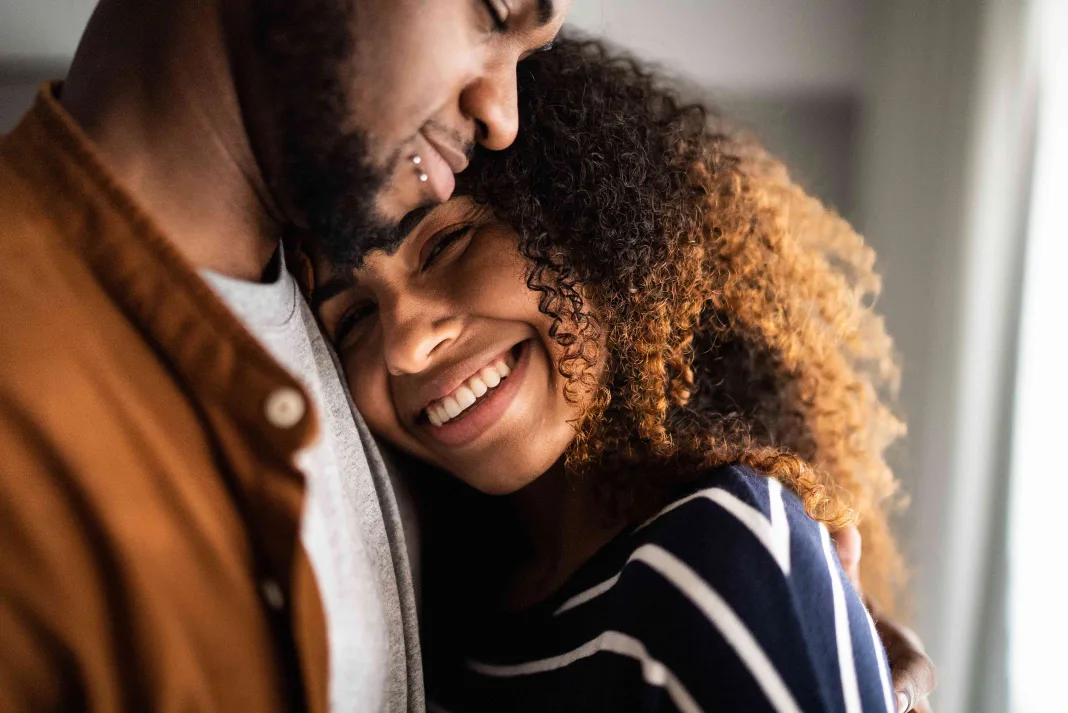 How to be friendly in aromantic relationship